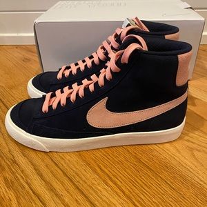 Custom Nike Blazer '77 Mid By You Navy/Pink Size 8.5
